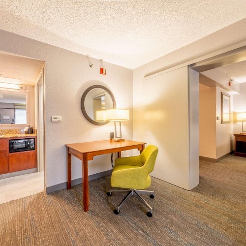 Hampton Inn Gainesville - image 41