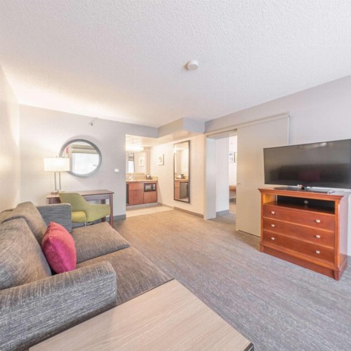 Hampton Inn Gainesville - image 43