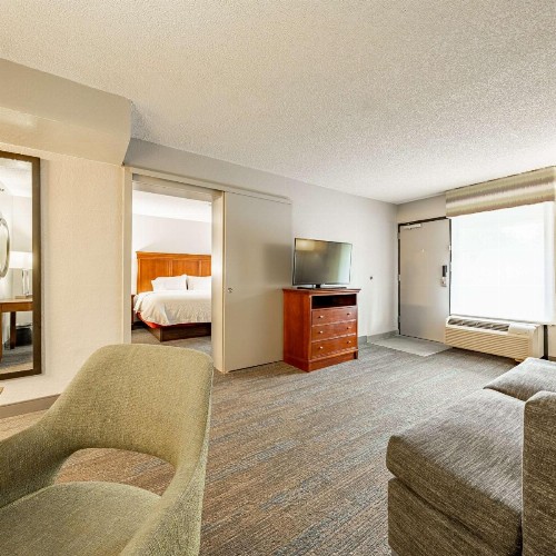 Hampton Inn Gainesville - image 44