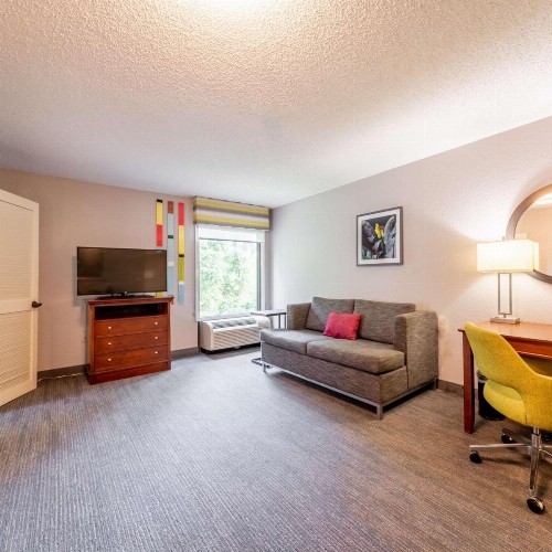 Hampton Inn Gainesville - image 45