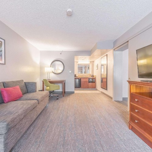 Hampton Inn Gainesville - image 46