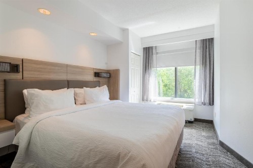 SpringHill Suites Gainesville - image 16
