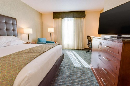 Drury Inn & Suites Gainesville - image 11