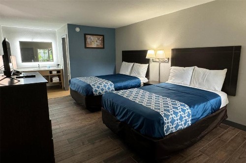 Econo Lodge University - image 5