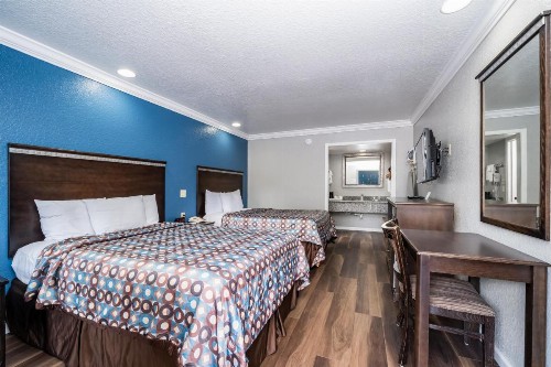 GatorTown Inn - image 17