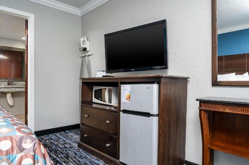 GatorTown Inn - image 23