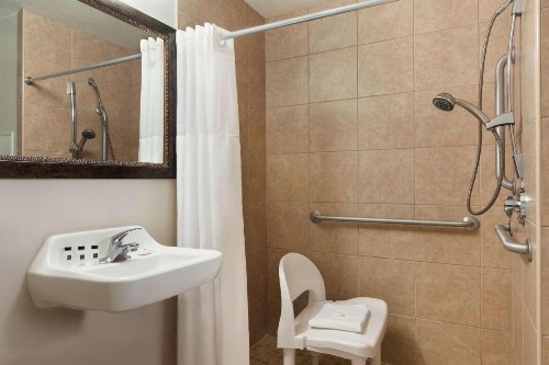 Country Inn & Suites by Radisson Gainesville FL - image 2