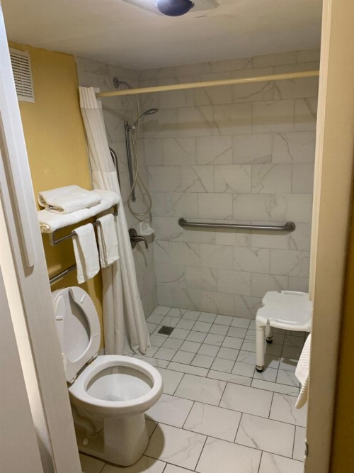 Quality Inn University - image 10