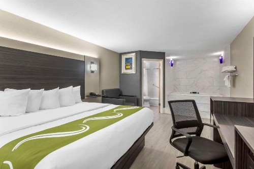 Quality Inn University - image 11