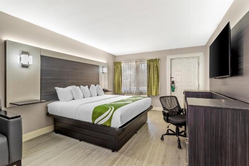 Quality Inn University - image 19