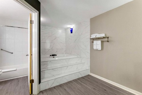 Quality Inn University - image 20