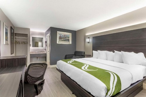 Quality Inn University - image 22