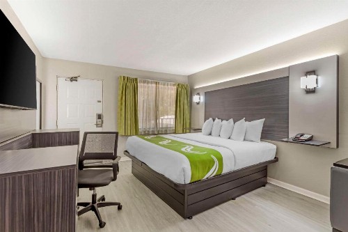 Quality Inn University - image 32