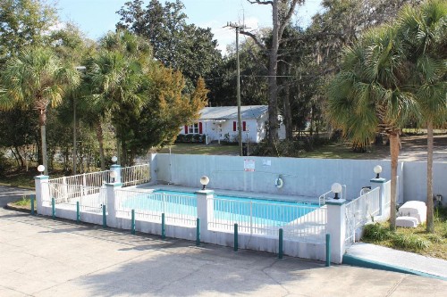 Travelers Inn Gainesville - image 3