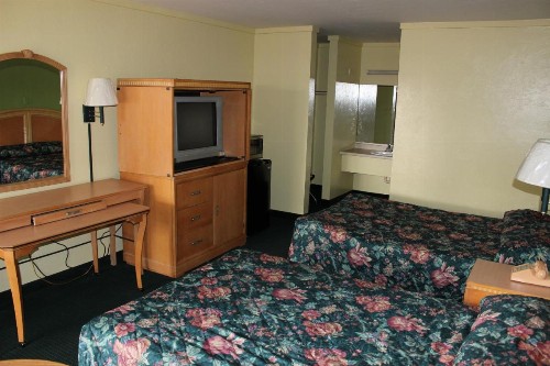Travelers Inn Gainesville - image 9