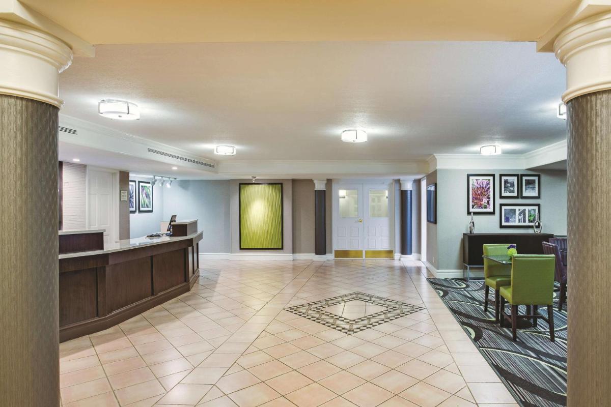 Days Inn by Wyndham Gainesville Florida - image 3