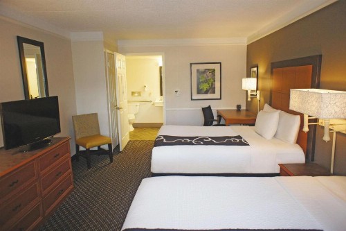 Days Inn by Wyndham Gainesville Florida - image 9
