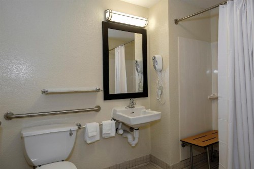 Red Roof Inn PLUS + Gainesville - image 28
