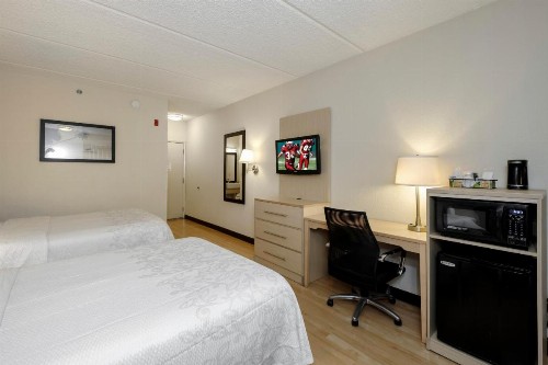 Red Roof Inn PLUS + Gainesville - image 33