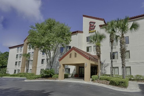 Red Roof Inn PLUS + Gainesville - image 7