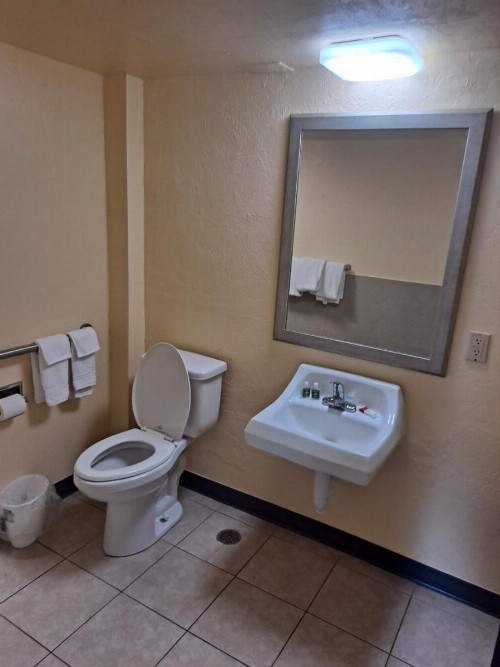Days Inn by Wyndham Gainesville University - image 18