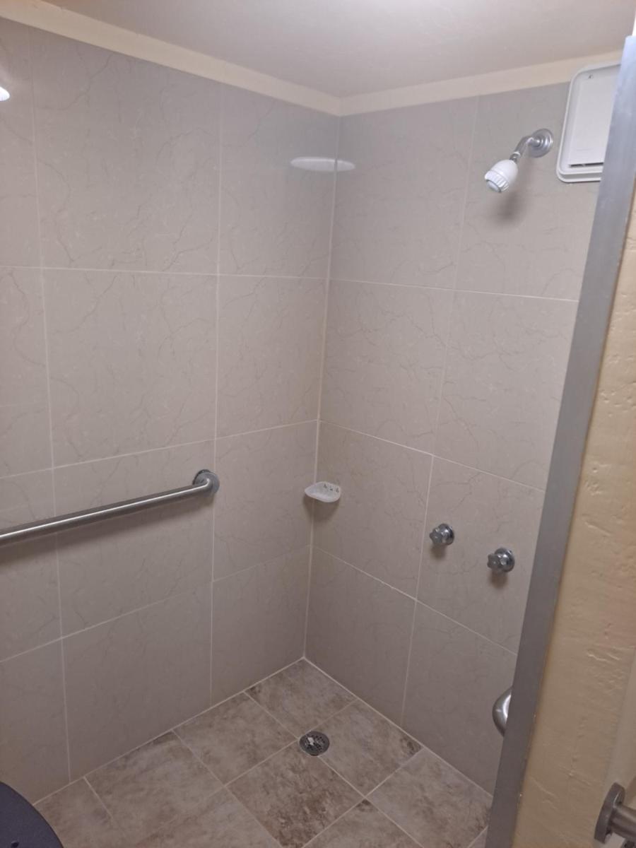 Days Inn by Wyndham Gainesville University - image 2