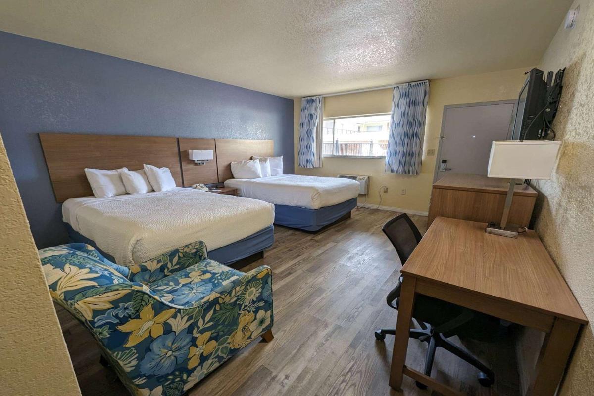 Days Inn by Wyndham Gainesville University - image 3