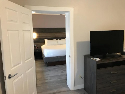 HoM A Trademark Collection Hotel - image 18