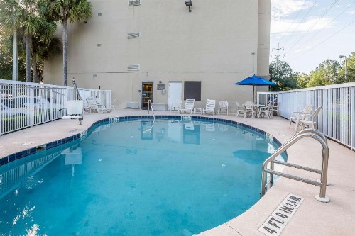Comfort Inn University Gainesville - image 16