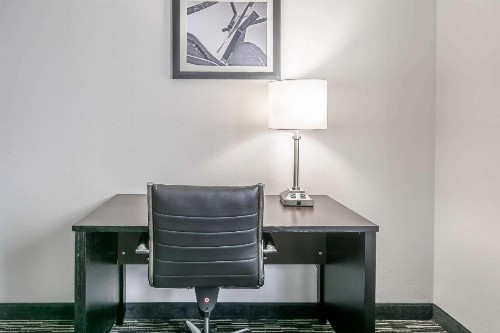 Comfort Inn University Gainesville - image 20