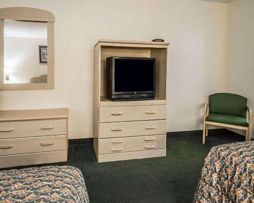 Rodeway Inn Gainesville - University Area - image 10