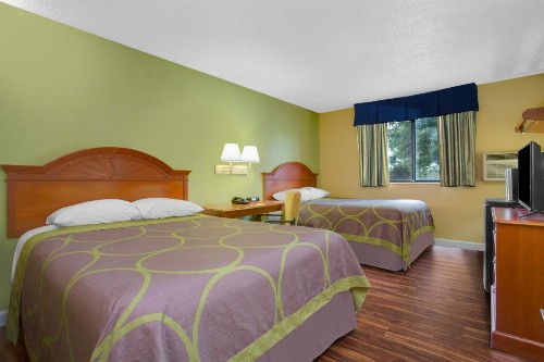 Super 8 by Wyndham Gainesville - image 23