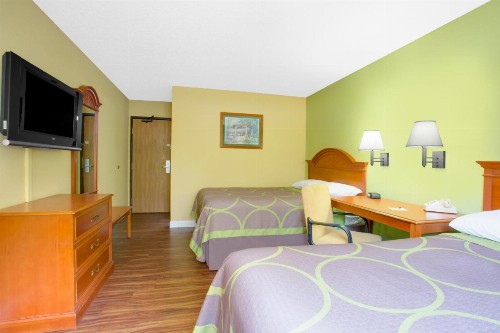 Super 8 by Wyndham Gainesville - image 26