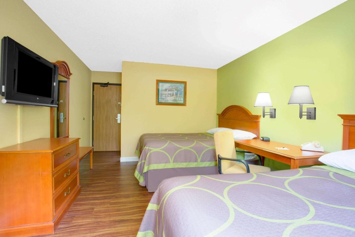 Super 8 by Wyndham Gainesville - image 5