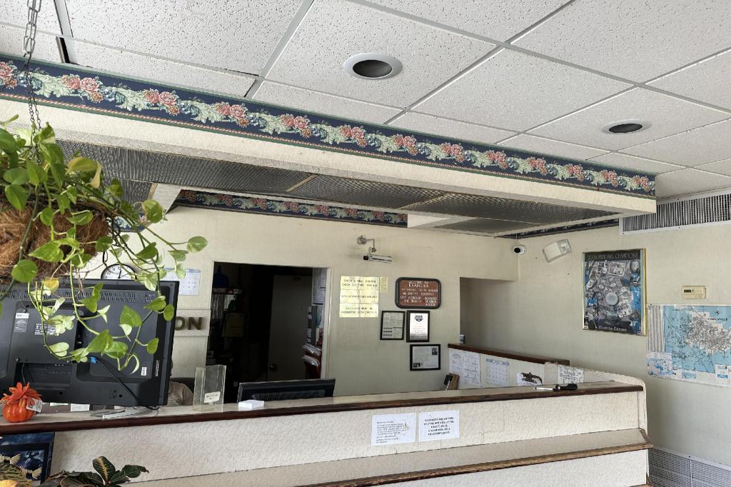 Knights Inn Gainesville - image 2