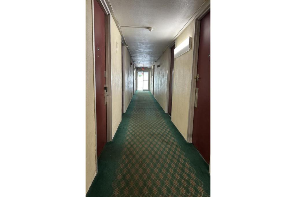 Knights Inn Gainesville - image 4