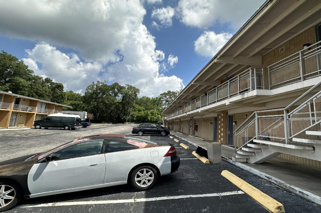 Knights Inn Gainesville - image 5