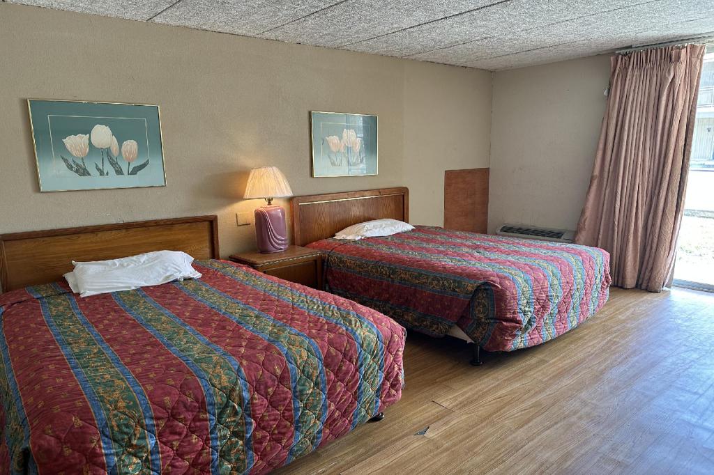 Knights Inn Gainesville - image 7