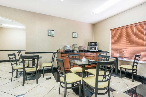 Sleep Inn & Suites University/Shands - image 40