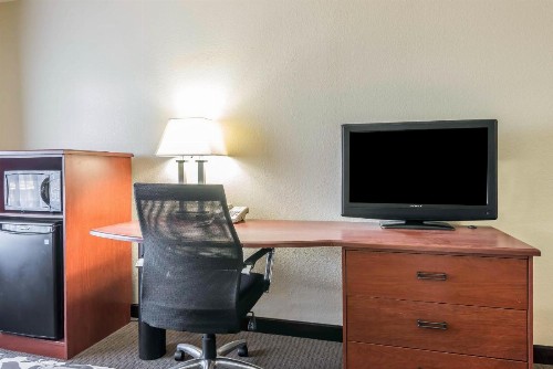Sleep Inn & Suites University/Shands - image 7