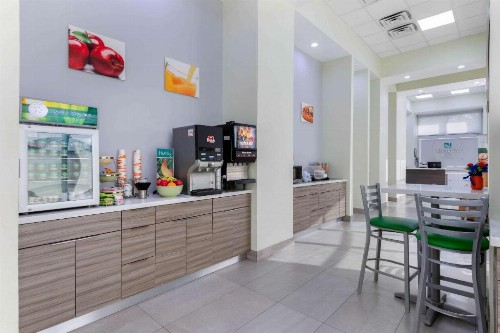 Quality Inn University North I-75 - image 11