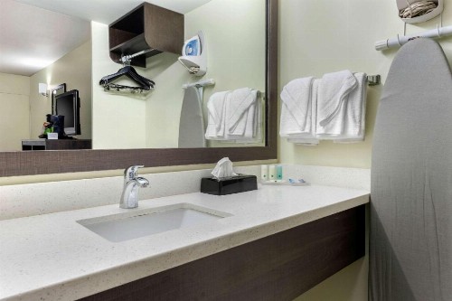Quality Inn University North I-75 - image 40