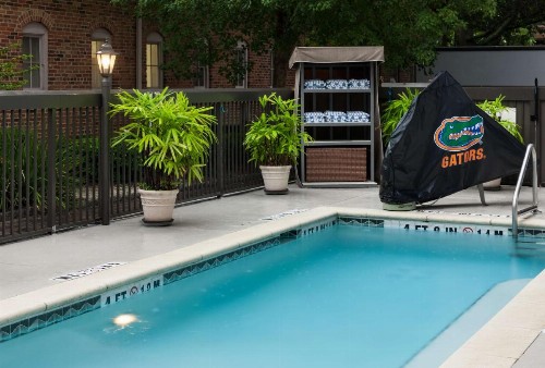 Hampton Inn Suites - Gainesville Downtown - image 10