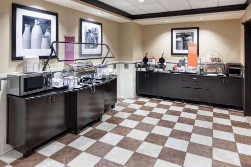 Hampton Inn Suites - Gainesville Downtown - image 14