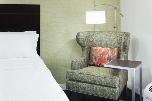 Hampton Inn Suites - Gainesville Downtown - image 19