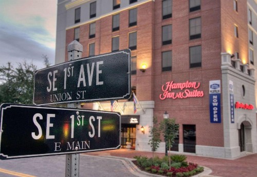 Hampton Inn Suites - Gainesville Downtown - image 2