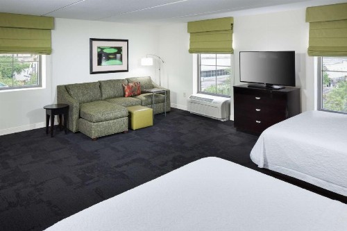 Hampton Inn Suites - Gainesville Downtown - image 23