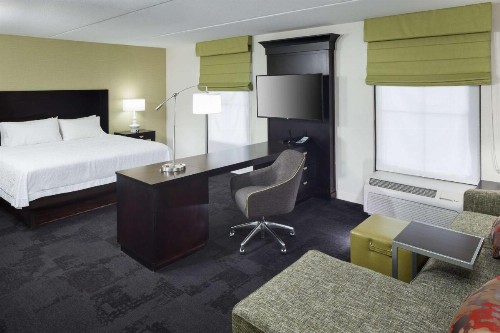 Hampton Inn Suites - Gainesville Downtown - image 28
