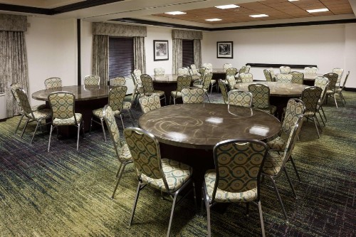 Hampton Inn Suites - Gainesville Downtown - image 36