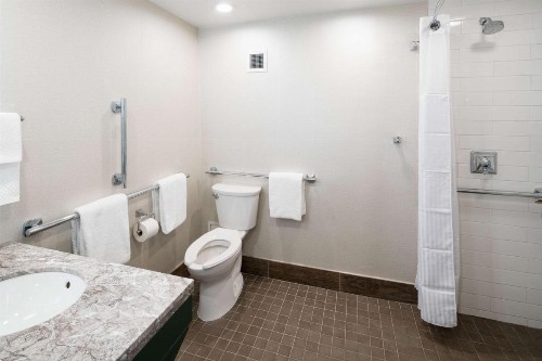 DoubleTree by Hilton Gainesville - image 25